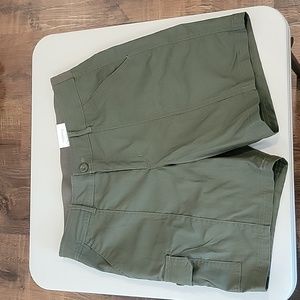 Croft & Barrow Shorts | Size 8 | Mid Rise | Green | Comfort Waist |New with Tags
